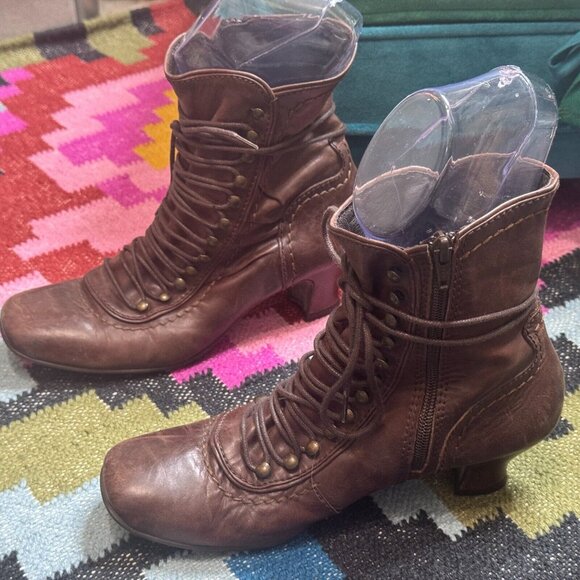 Ginita Lace-Up Leather Boot Victorian Style with Spool Heel, EU 40, Brown - Picture 4 of 11